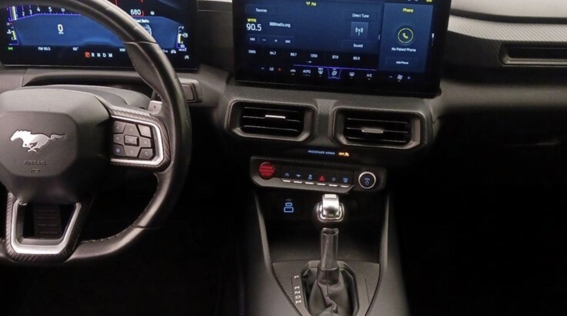 2024 Ford Mustang GT, interior